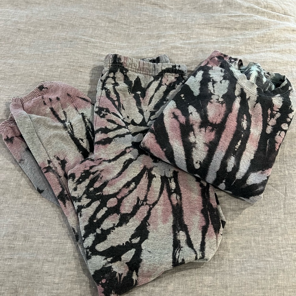 Urban Outfitters Black and Pink Tie-Dye Set